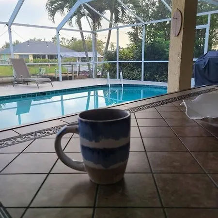 Tropical Breeze Canal Waterfront Home, Heated Pool Cape Coral Exterior photo