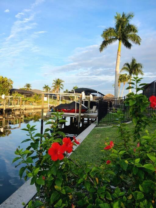 Tropical Breeze Canal Waterfront Home, Heated Pool * Cape Coral