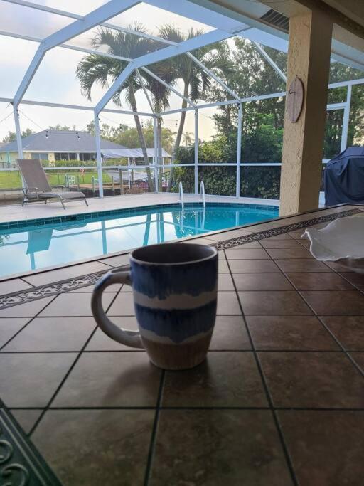 Holiday home Tropical Breeze Canal Waterfront Home, Heated Pool Cape Coral
